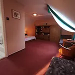 Erika Vendeghaz Centrumban Feriehus *