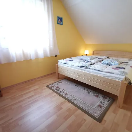 Erika Vendeghaz Centrumban * Balatonkeresztúr