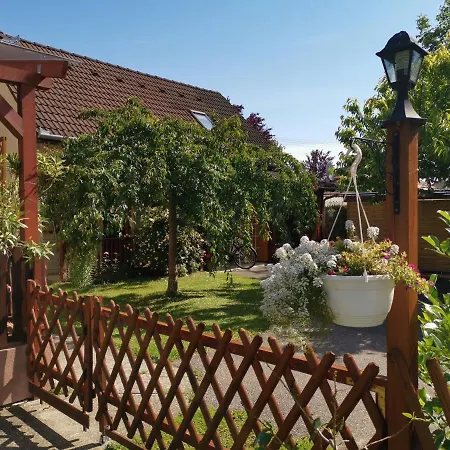 Feriehus Erika Vendeghaz Centrumban *