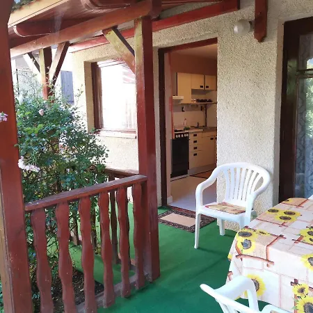 Feriehus Erika Vendeghaz Centrumban *