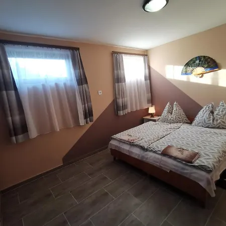 Feriehus Erika Vendeghaz Centrumban *